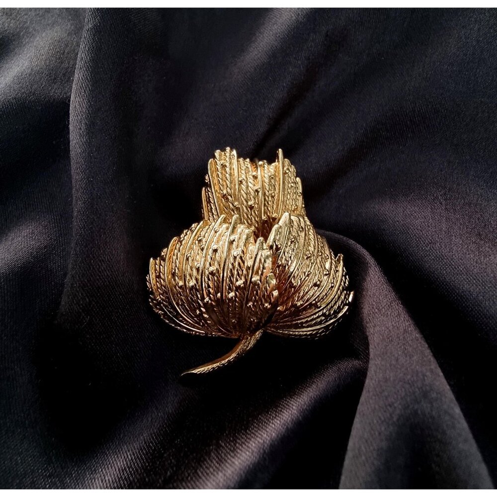 Rare Find GROSSE 1960s Signed Germany Gold Flower Floral Brooch Pin
